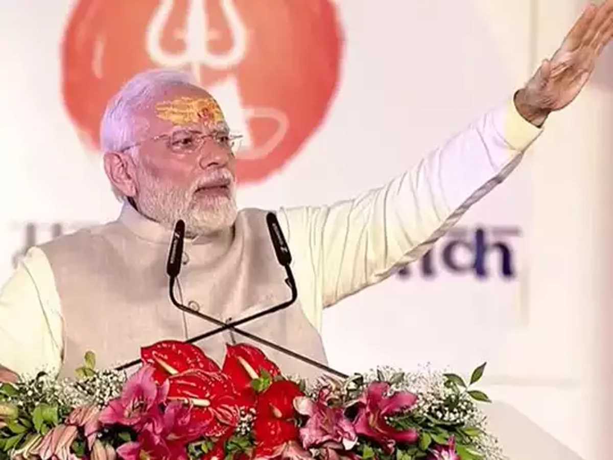नरेंद्र मोदी उज्जैन में श्री महाकाल लोक के लोकार्पण के बाद दिल्ली रवाना